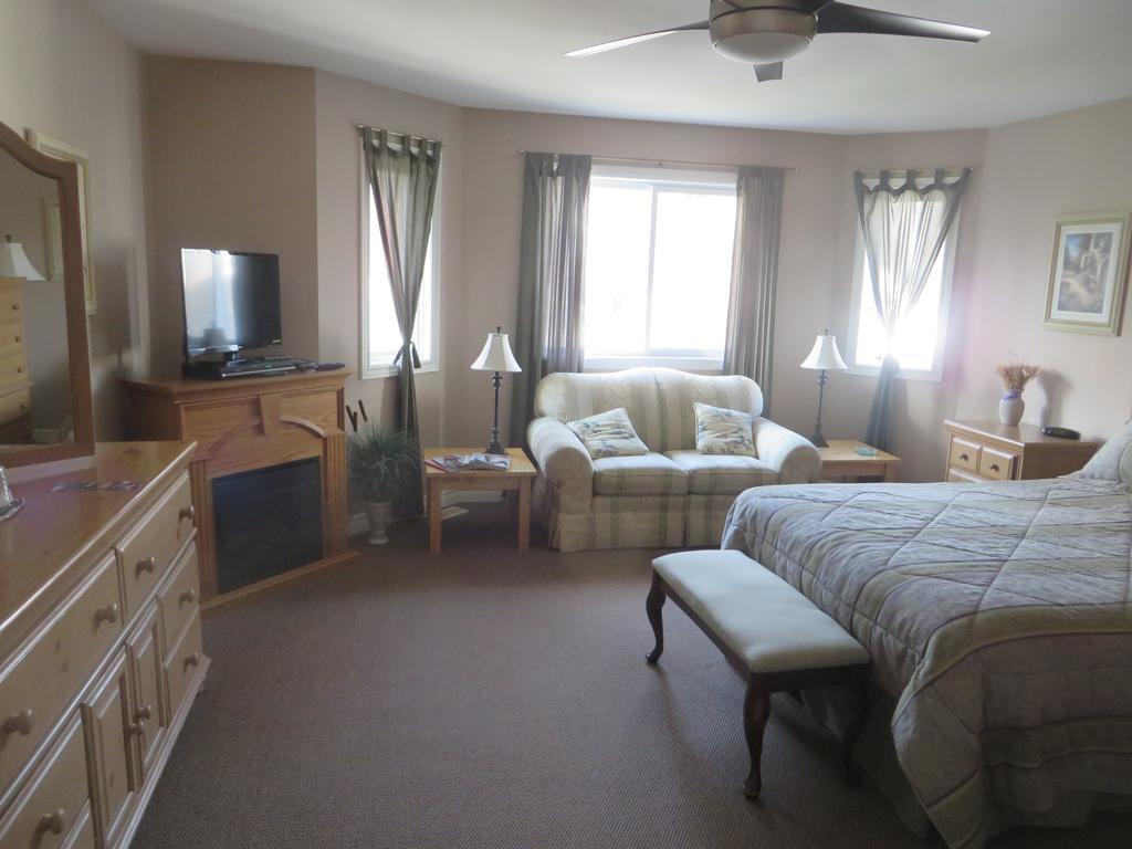 Gardenia Bed & Breakfast Bed & Breakfast Niagara Falls