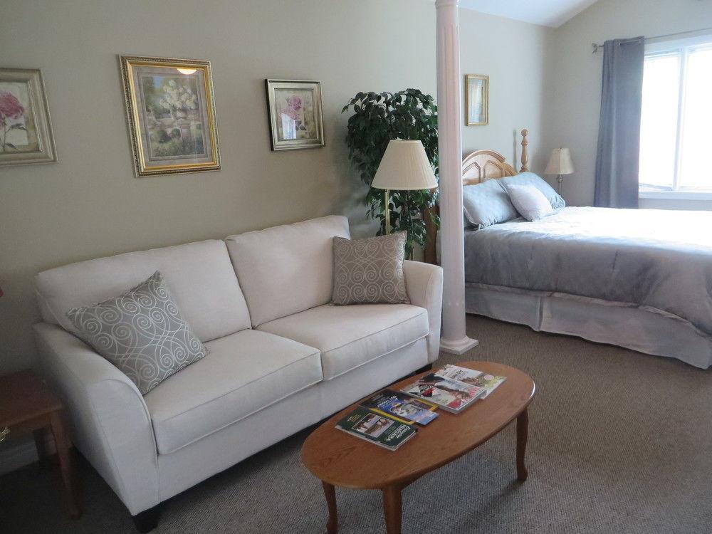Gardenia Bed & Breakfast Bed & Breakfast Niagara Falls