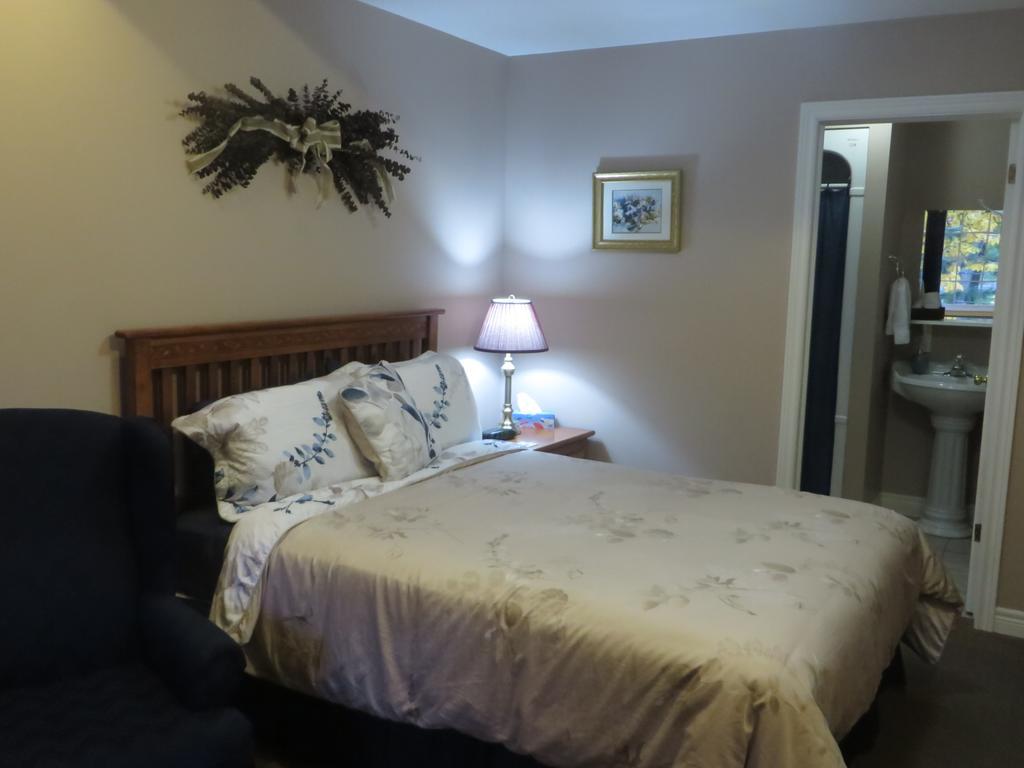 Bed & Breakfast Gardenia Bed & Breakfast Niagara Falls
